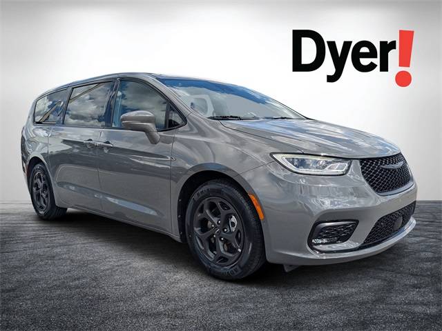 2022 Chrysler Pacifica Hybrid Touring L — Minivan — 63,067 mi — Lake Wales, FL