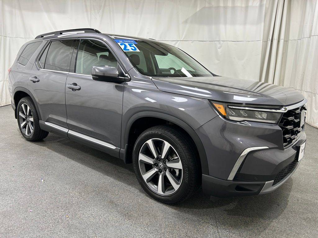2025 Honda Pilot Touring — SUV — 12,066 mi — Beavercreek, OH