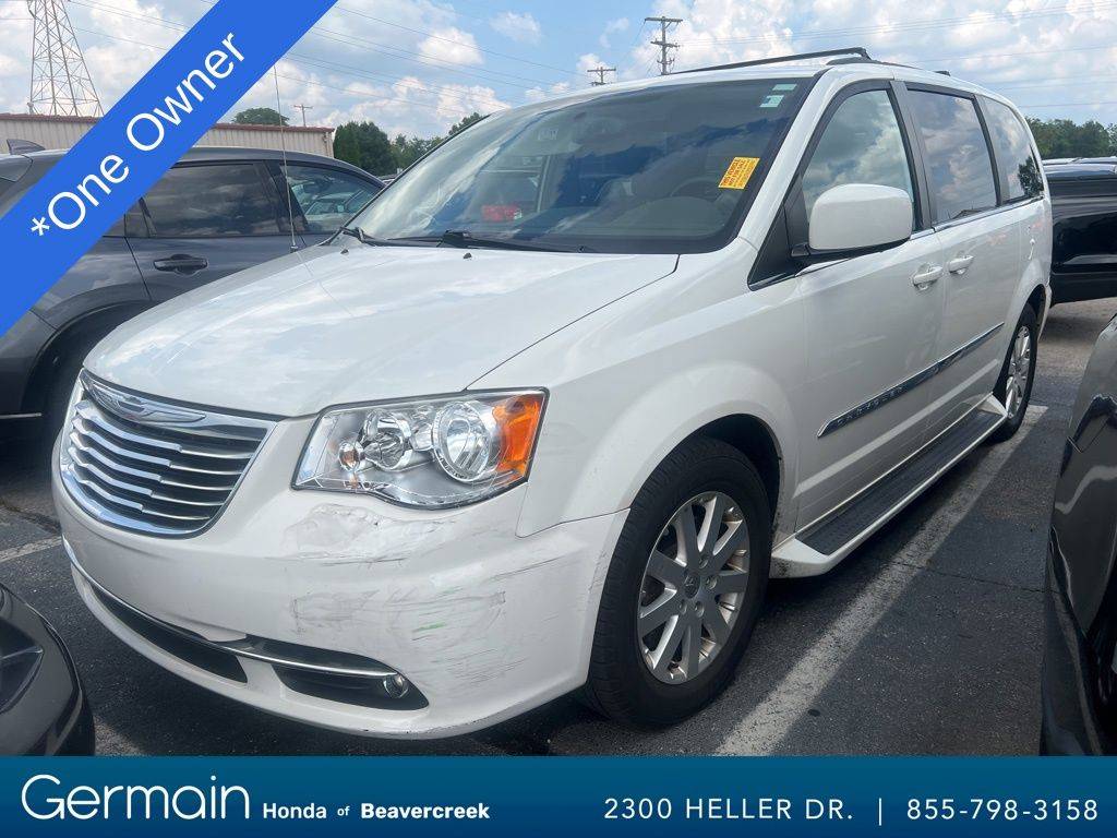 2013 Chrysler Town & Country Touring — Minivan — 104,630 mi — Beavercreek, OH