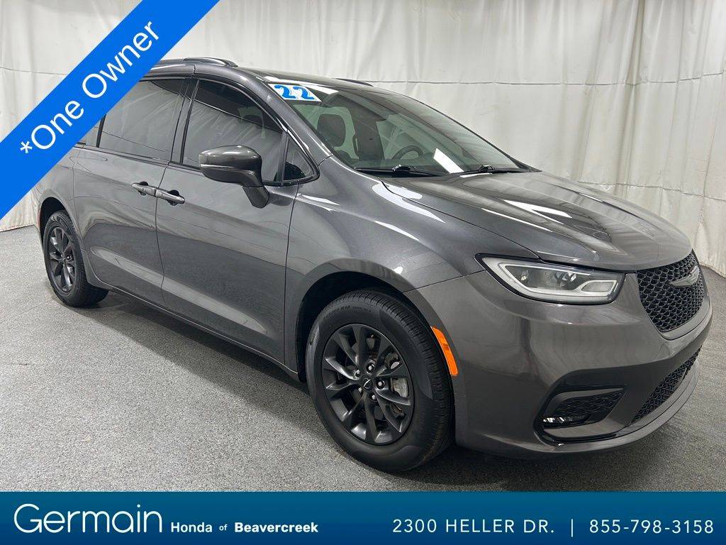2022 Chrysler Pacifica Touring L — Minivan — 13,239 mi — Beavercreek, OH