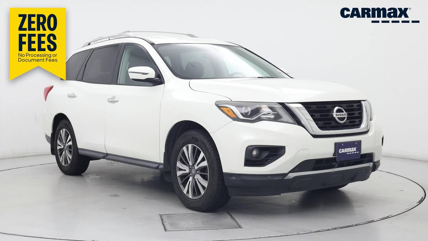 2017 Nissan Pathfinder SV