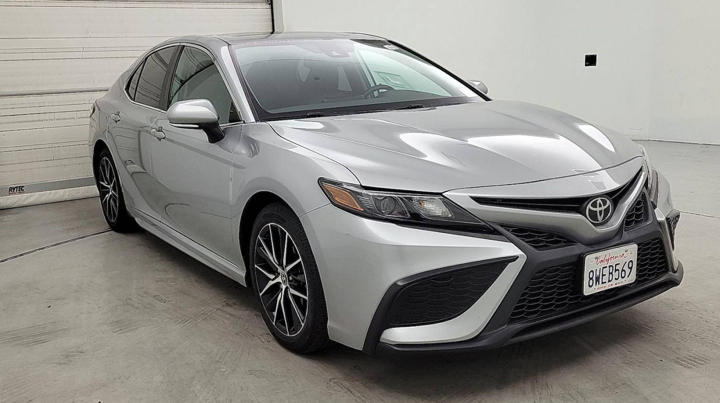 2021 Toyota Camry SE — Sedan — 32,652 mi — Palmdale, CA