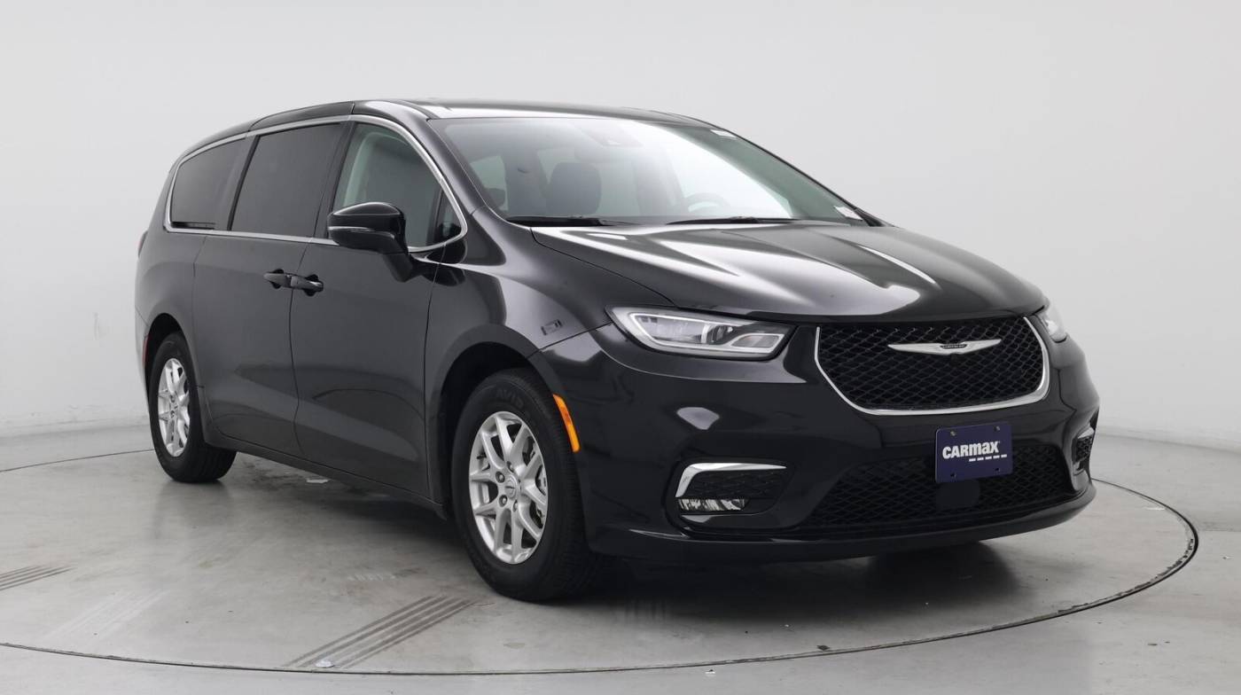 2024 Chrysler Pacifica Touring L — Minivan — 11,026 mi — Palmdale, CA
