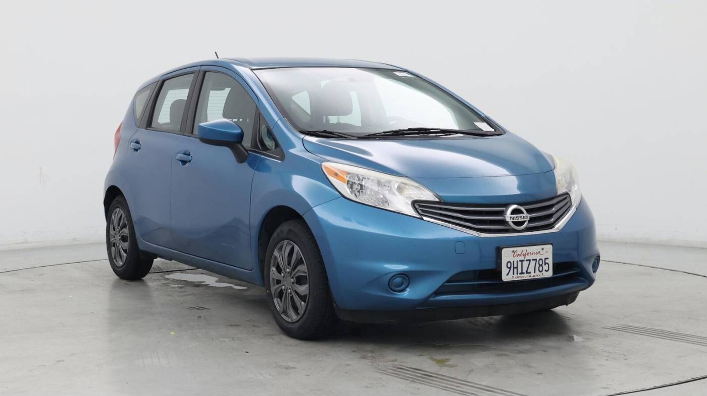 2015 Nissan Versa 1.6 SV — Hatchback — 112,956 mi — Palmdale, CA