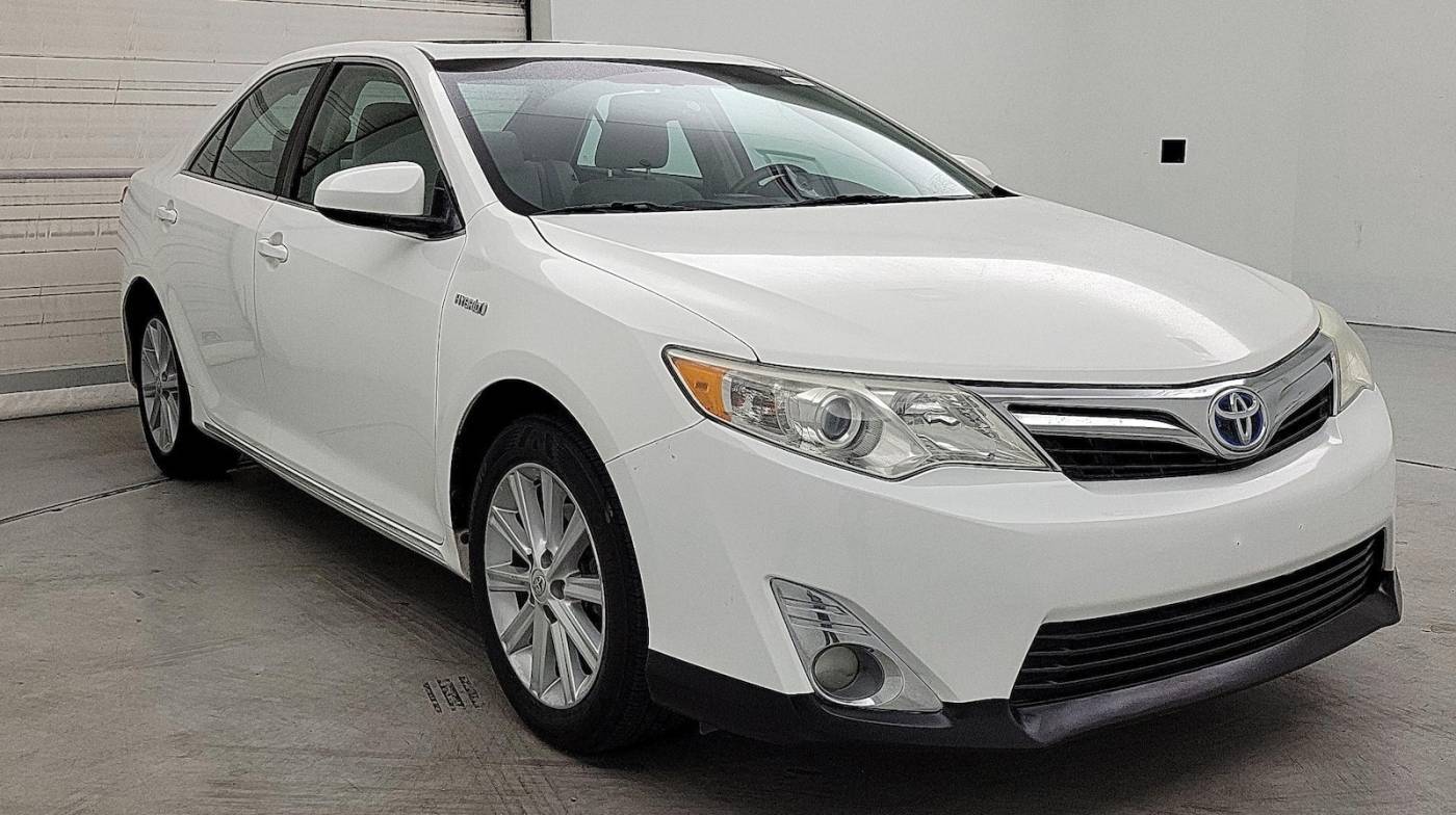 2013 Toyota Camry Hybrid XLE — Sedan — 112,483 mi — Palmdale, CA