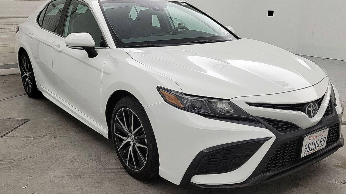 2022 Toyota Camry SE — Sedan — 9,906 mi — Palmdale, CA