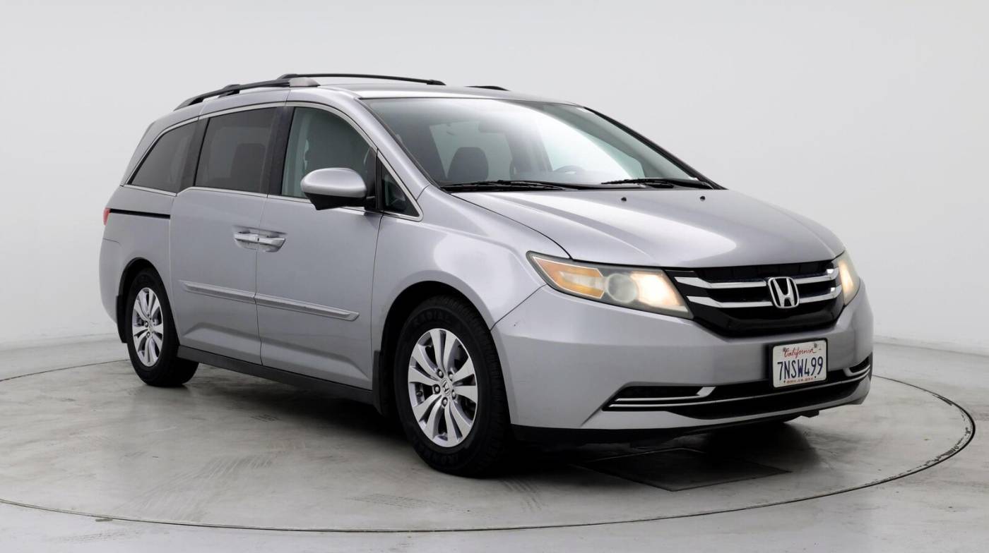 2016 Honda Odyssey SE — Minivan — 104,302 mi — Palmdale, CA