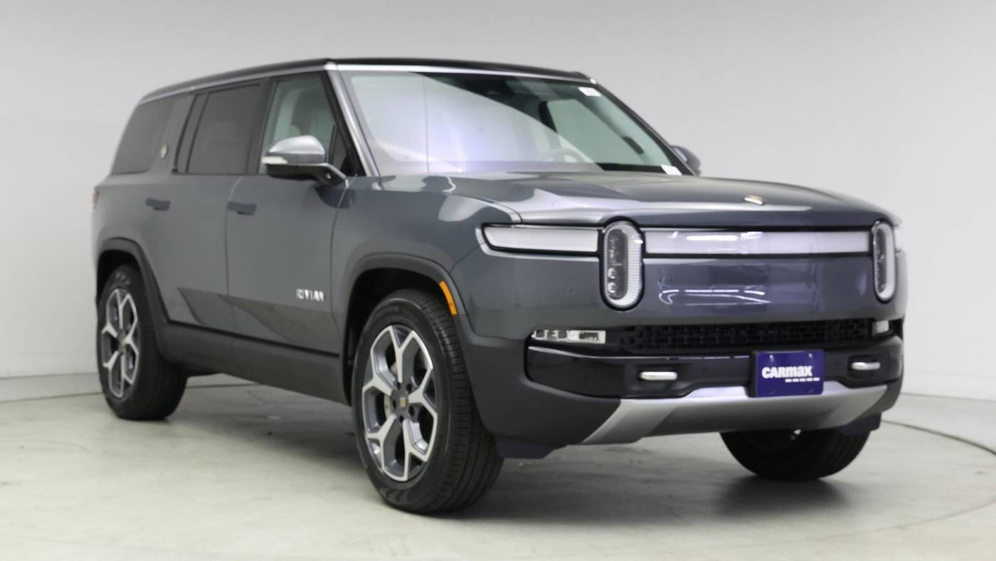 2024 Rivian R1S