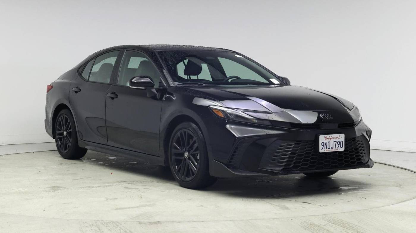 2025 Toyota Camry SE — Sedan — 12,687 mi — Murietta, CA