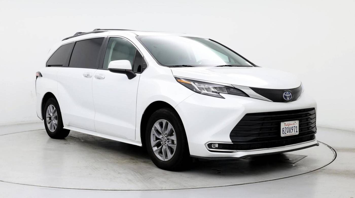 2022 Toyota Sienna XLE — Minivan — 23,718 mi — Murietta, CA
