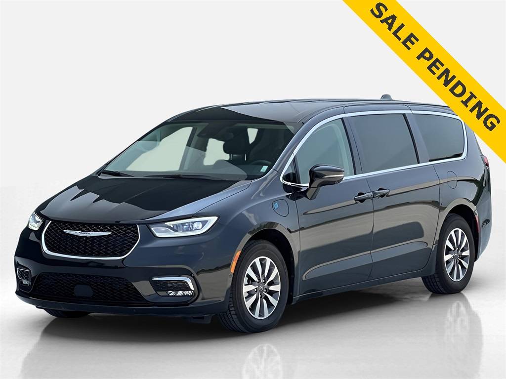 2022 Chrysler Pacifica Hybrid Touring L — Minivan — 60,346 mi — Noblesville, IN