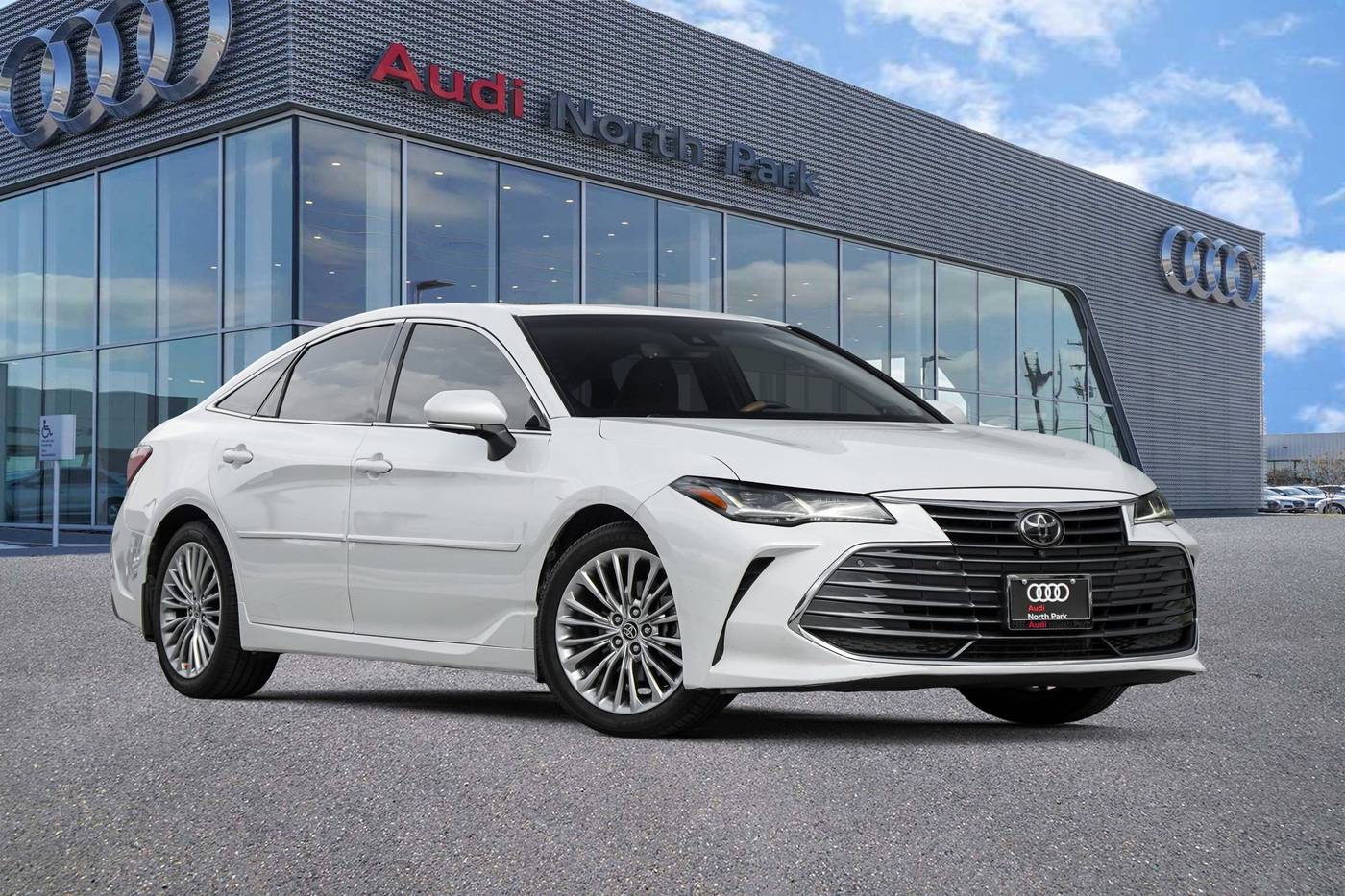 2022 Toyota Avalon Limited — Sedan — 25 mi — Selma, TX