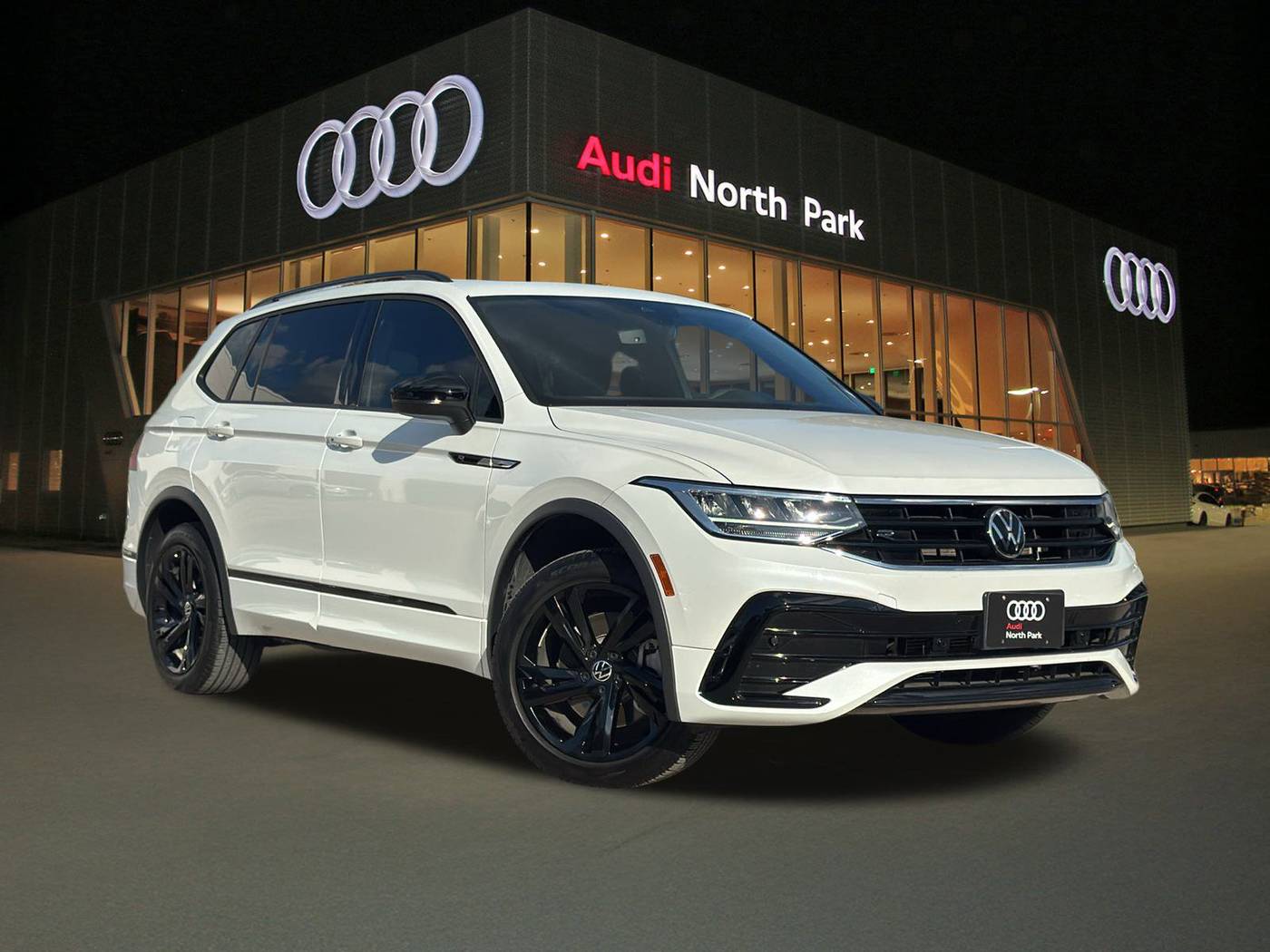 2023 Volkswagen Tiguan SE R-Line Black — SUV — 26,733 mi — Selma, TX