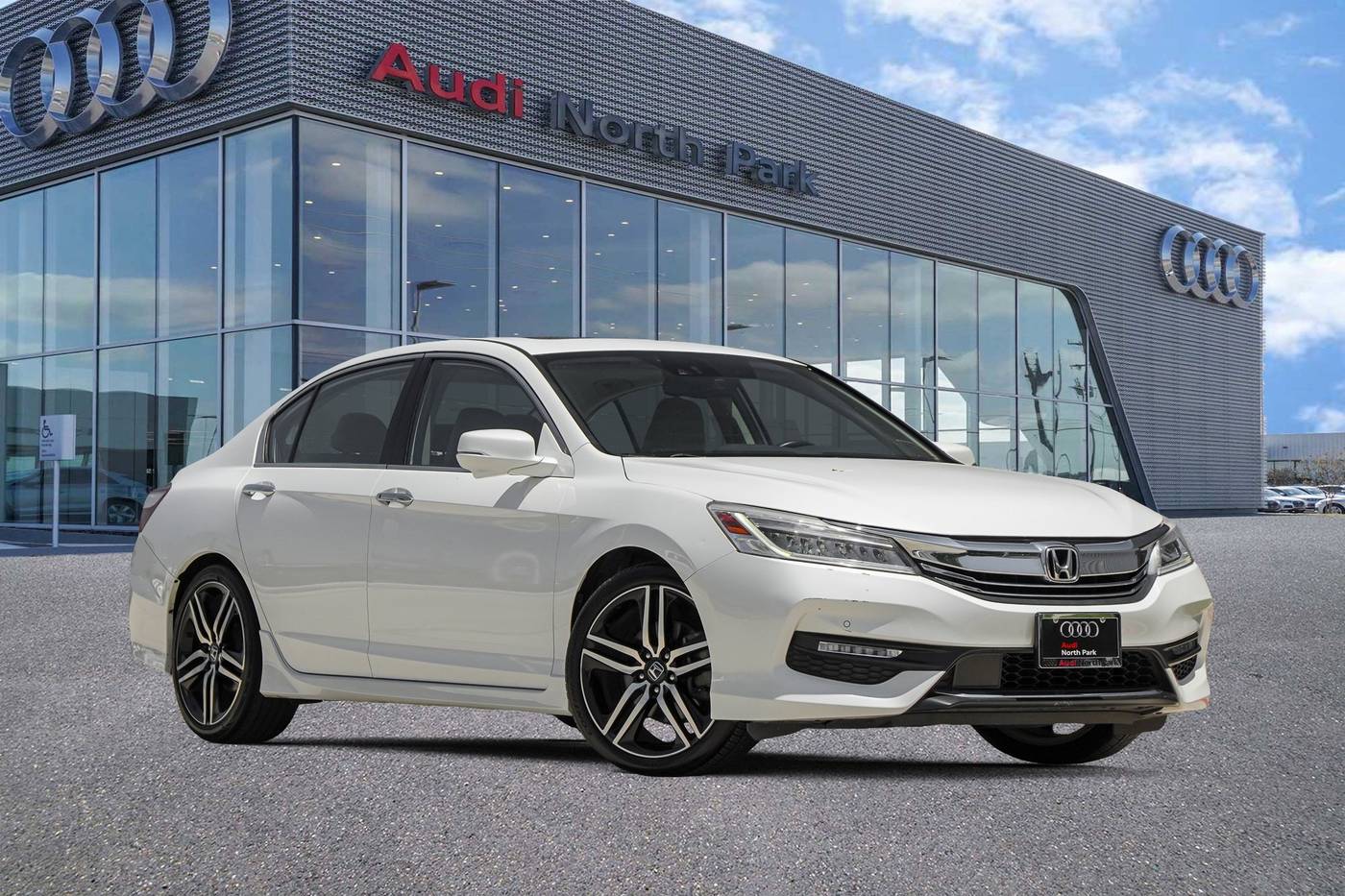 2017 Honda Accord Touring — Sedan — 42,343 mi — Selma, TX
