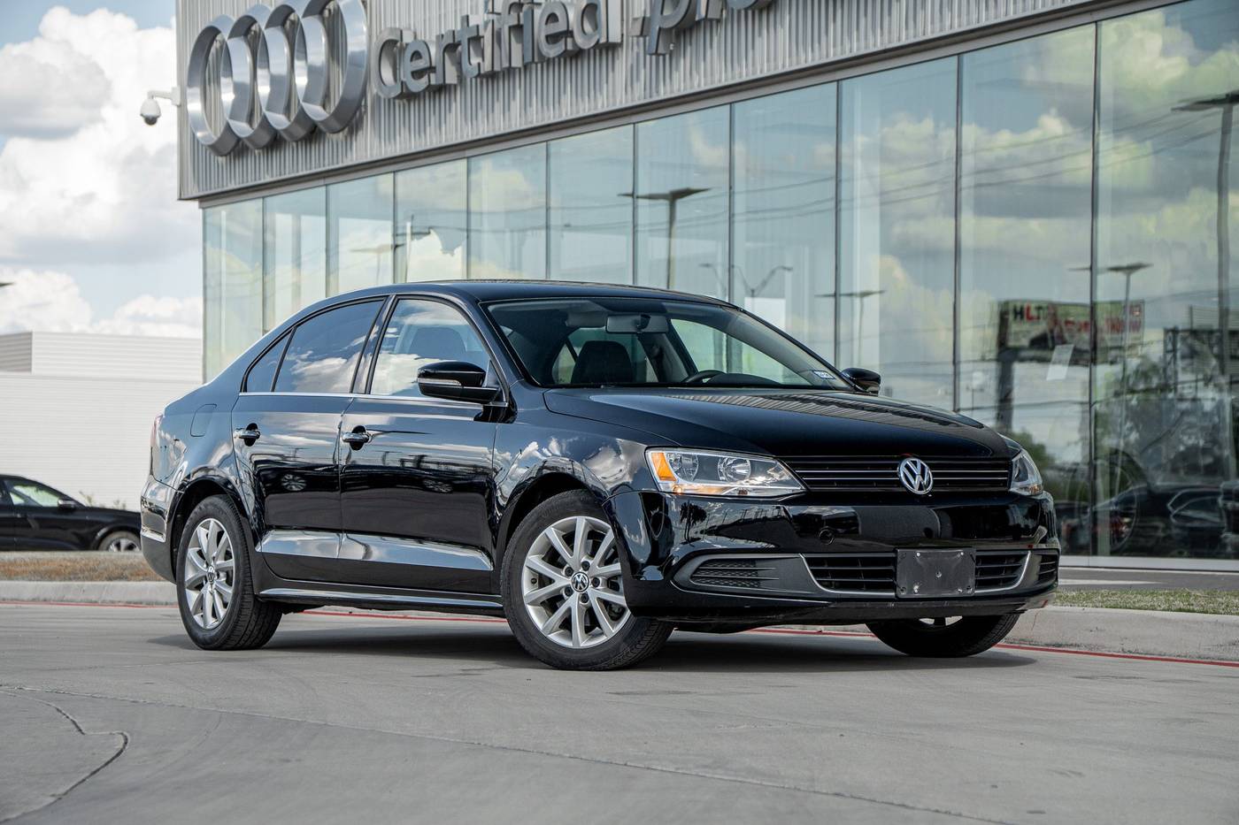 2014 Volkswagen Jetta 1.8T SE — Sedan — 107,443 mi — Selma, TX