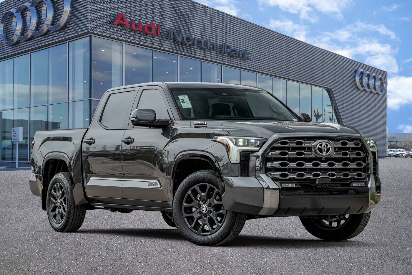 2025 Toyota Tundra Hybrid Platinum — Pickup Truck — 4,122 mi — Selma, TX
