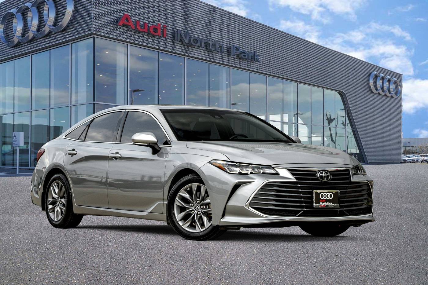 2019 Toyota Avalon XLE — Sedan — 21,520 mi — Selma, TX