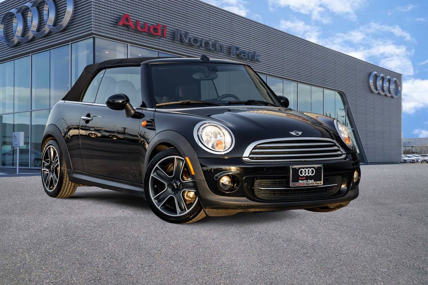 2015 MINI Convertible Cooper — Convertible — 141,360 mi — Selma, TX