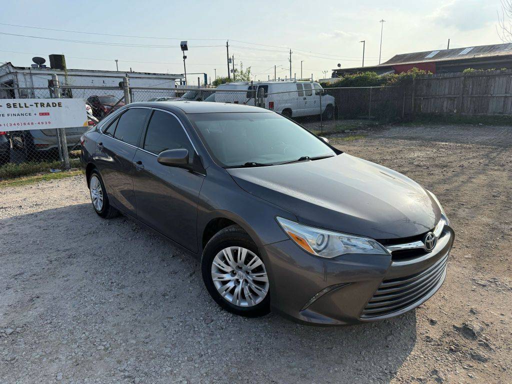 2016 Toyota Camry LE — Sedan — 156,000 mi — Houston, TX