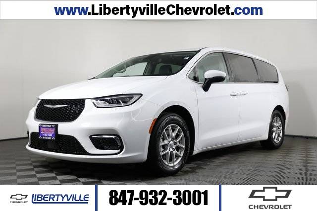 2023 Chrysler Pacifica Touring L — Minivan — 62,856 mi — Libertyville, IL