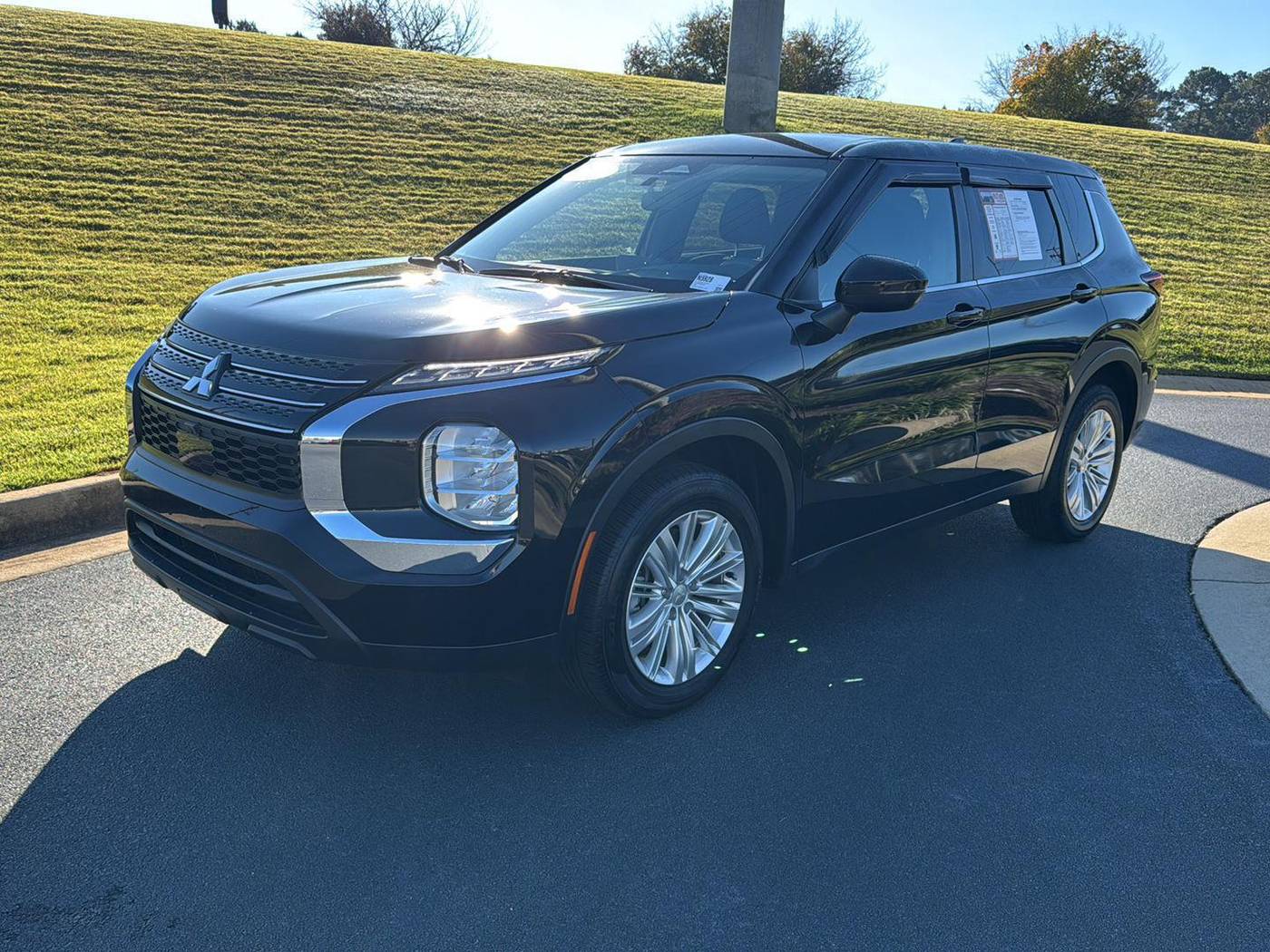 2024 Mitsubishi Outlander ES — SUV — 11,237 mi — Macon, GA