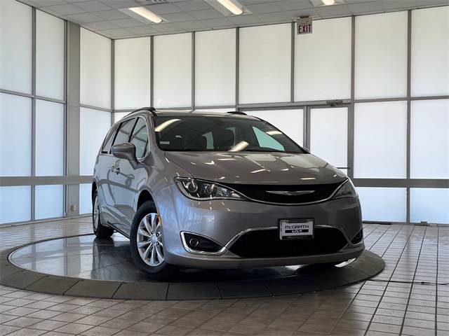 2018 Chrysler Pacifica Touring Plus — Minivan — 55,104 mi — Palatine, IL