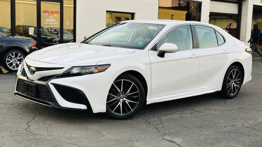 2022 Toyota Camry SE — Sedan — 122,472 mi — Falls Church, VA