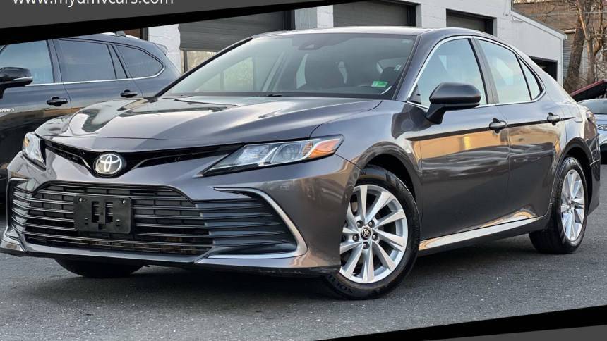2022 Toyota Camry LE — Sedan — 100,257 mi — Falls Church, VA