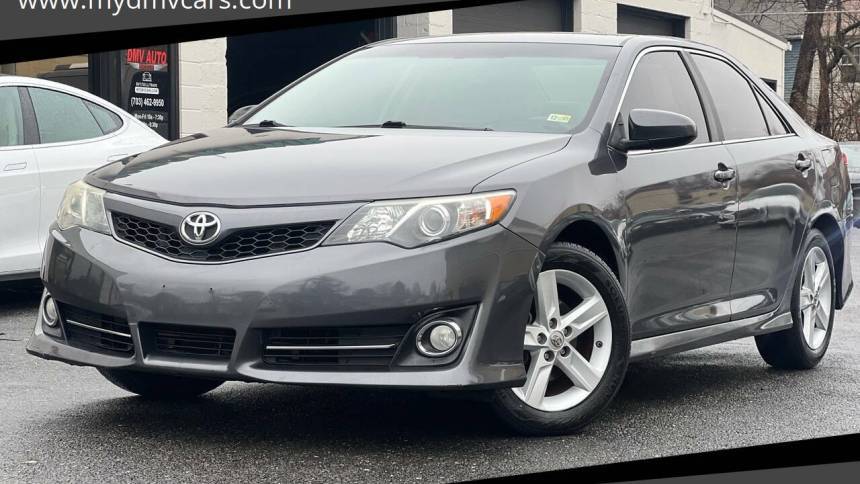 2014 Toyota Camry SE — Sedan — 118,628 mi — Falls Church, VA