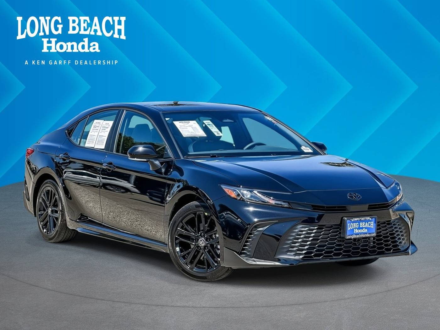 2025 Toyota Camry SE — Sedan — 39 mi — Signal Hill, CA