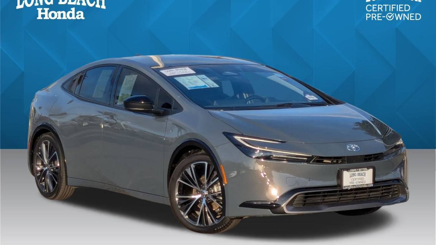 2023 Toyota Prius Limited — Hatchback — 14,192 mi — Signal Hill, CA