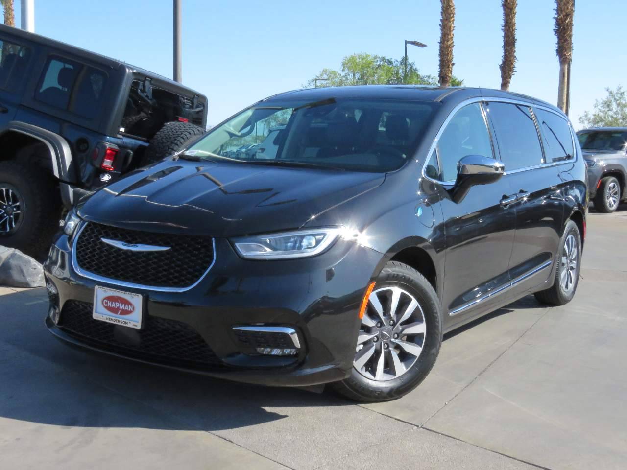 2023 Chrysler Pacifica Hybrid Limited — Minivan — 51,678 mi — Henderson, NV