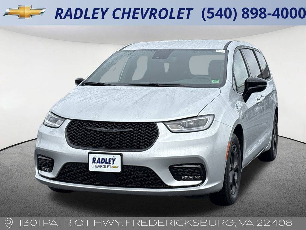 2024 Chrysler Pacifica Hybrid S Appearance Package — Minivan — 8,413 mi — Fredericksburg, VA