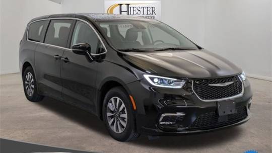 2024 Chrysler Pacifica Hybrid Select — Minivan — 14,004 mi — Lillington, NC