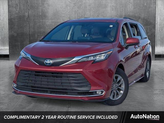 2021 Toyota Sienna XLE — Minivan — 39,104 mi — Fort Myers, FL