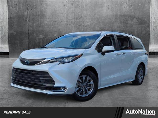 2022 Toyota Sienna XLE — Minivan — 35,570 mi — Fort Myers, FL
