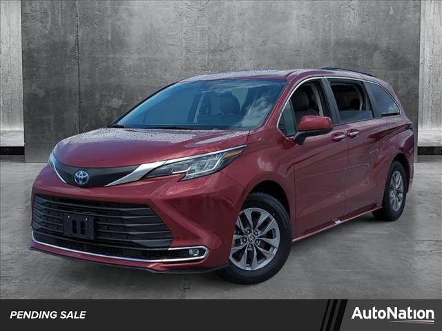 2023 Toyota Sienna XLE — Minivan — 51,159 mi — Fort Myers, FL