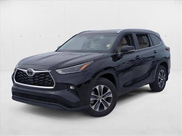 2024 Toyota Highlander XLE — SUV — 8,158 mi — Fort Myers, FL