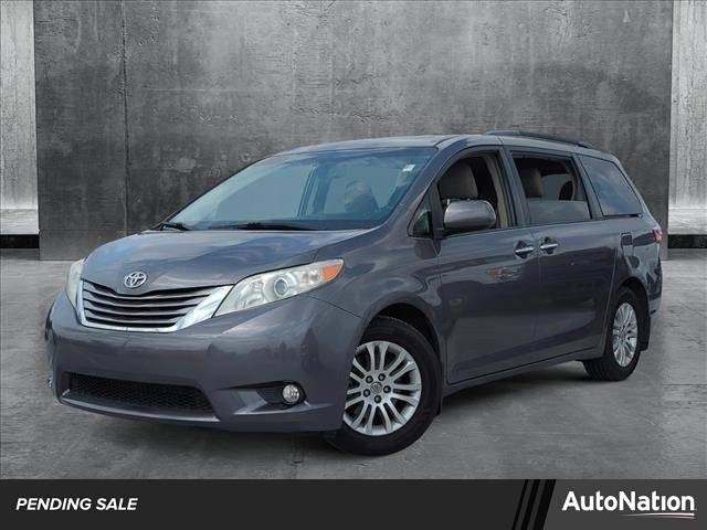 2017 Toyota Sienna XLE — Minivan — 104,888 mi — Fort Myers, FL