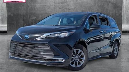 2023 Toyota Sienna XLE — Minivan — 1,775 mi — Fort Myers, FL