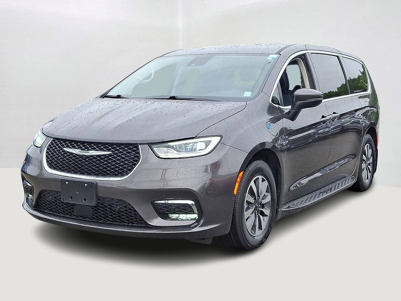 2023 Chrysler Pacifica Hybrid Touring L — Minivan — 19,791 mi — Wappingers Falls, NY