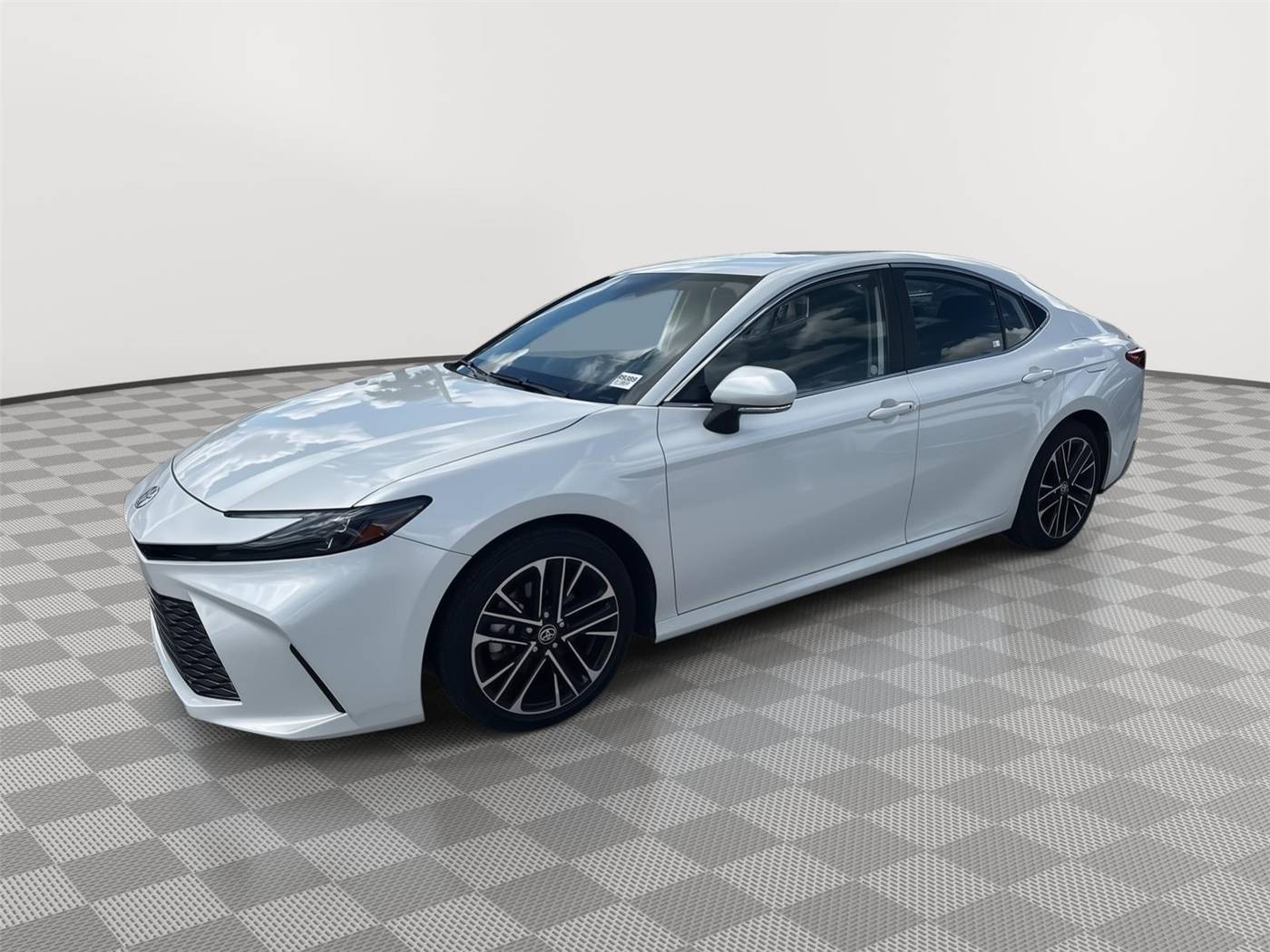 2025 Toyota Camry Hybrid XSE — Sedan — 15,957 mi — Homestead, FL