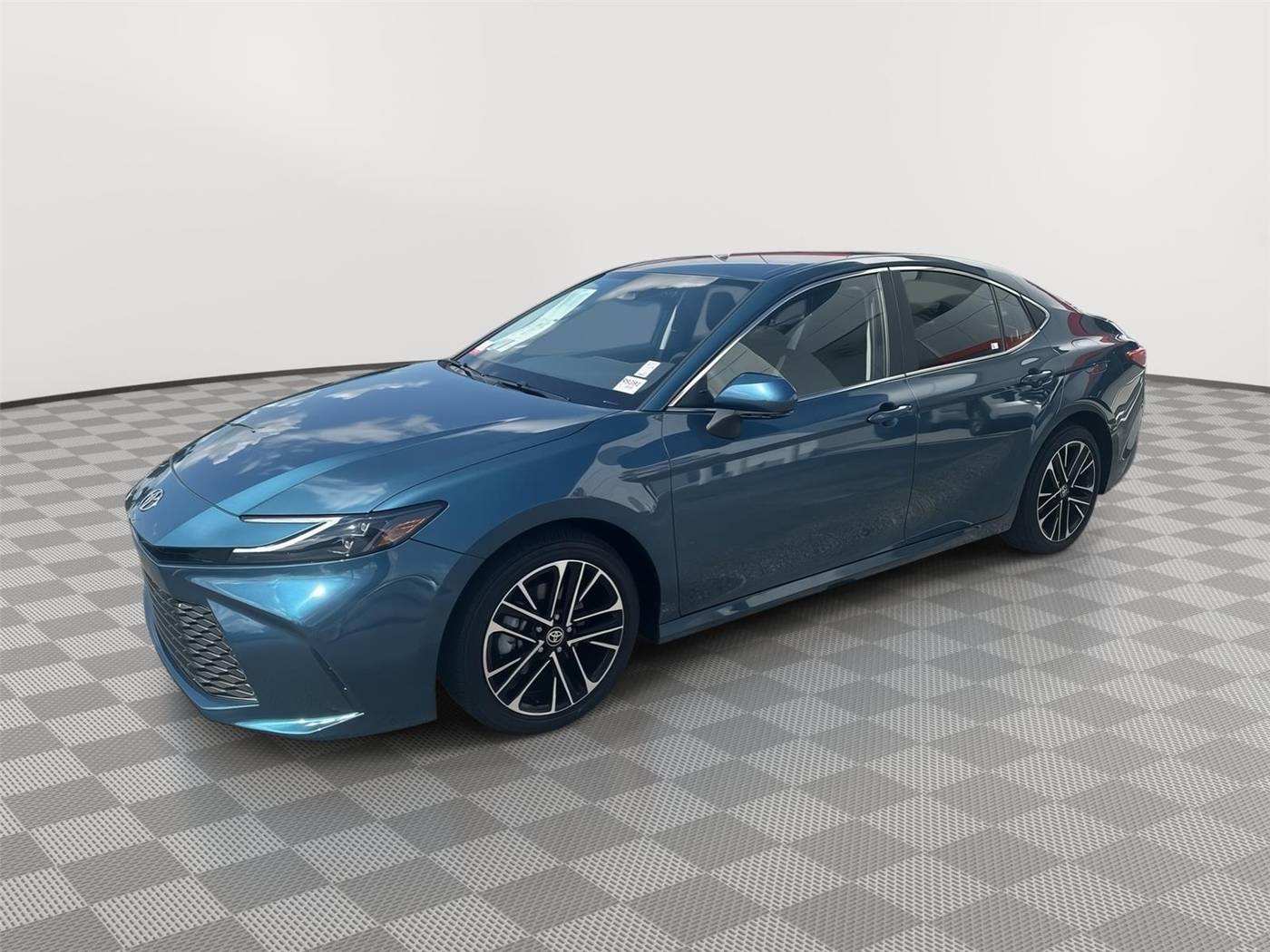 2025 Toyota Camry Hybrid XSE — Sedan — 16,127 mi — Homestead, FL