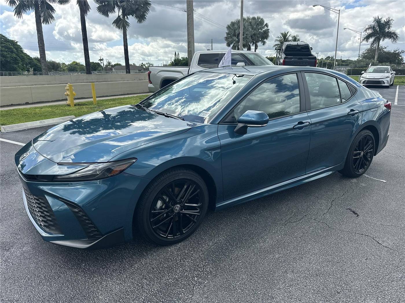 2025 Toyota Camry Hybrid XSE — Sedan — 14,939 mi — Homestead, FL