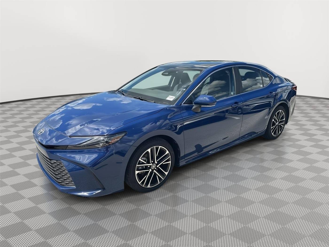 2025 Toyota Camry Hybrid XLE — Sedan — 14,282 mi — Homestead, FL