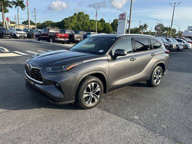 2022 Toyota Highlander XLE — SUV — 28,103 mi — Homestead, FL