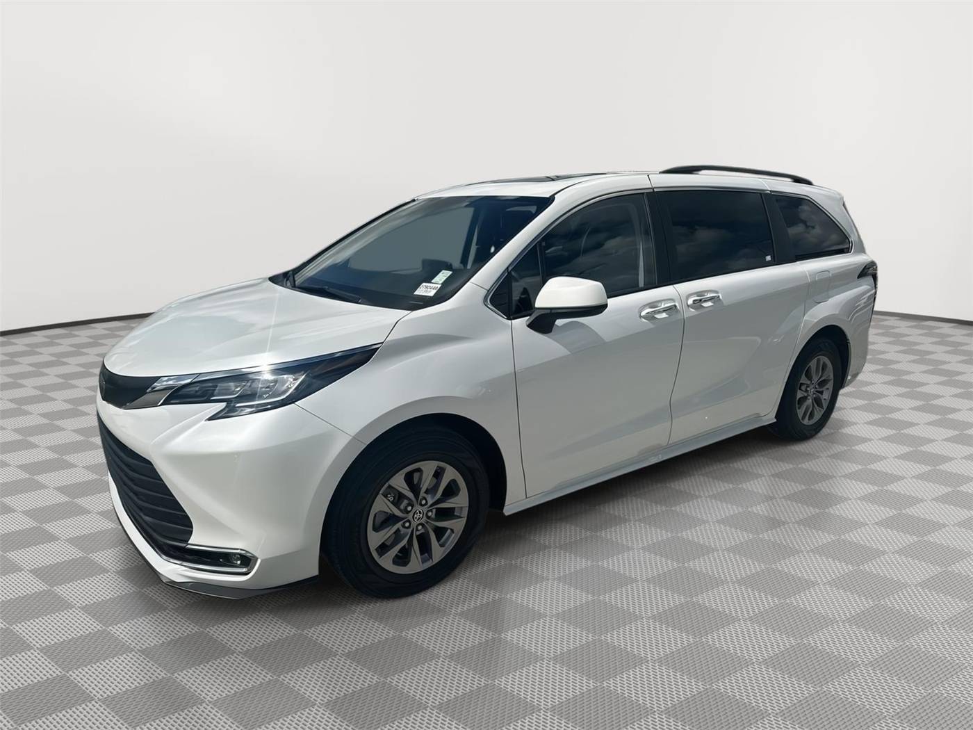 2022 Toyota Sienna XLE — Minivan — 67,114 mi — Homestead, FL