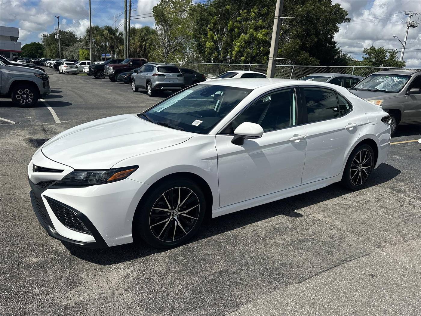 2022 Toyota Camry SE — Sedan — 16,316 mi — Homestead, FL