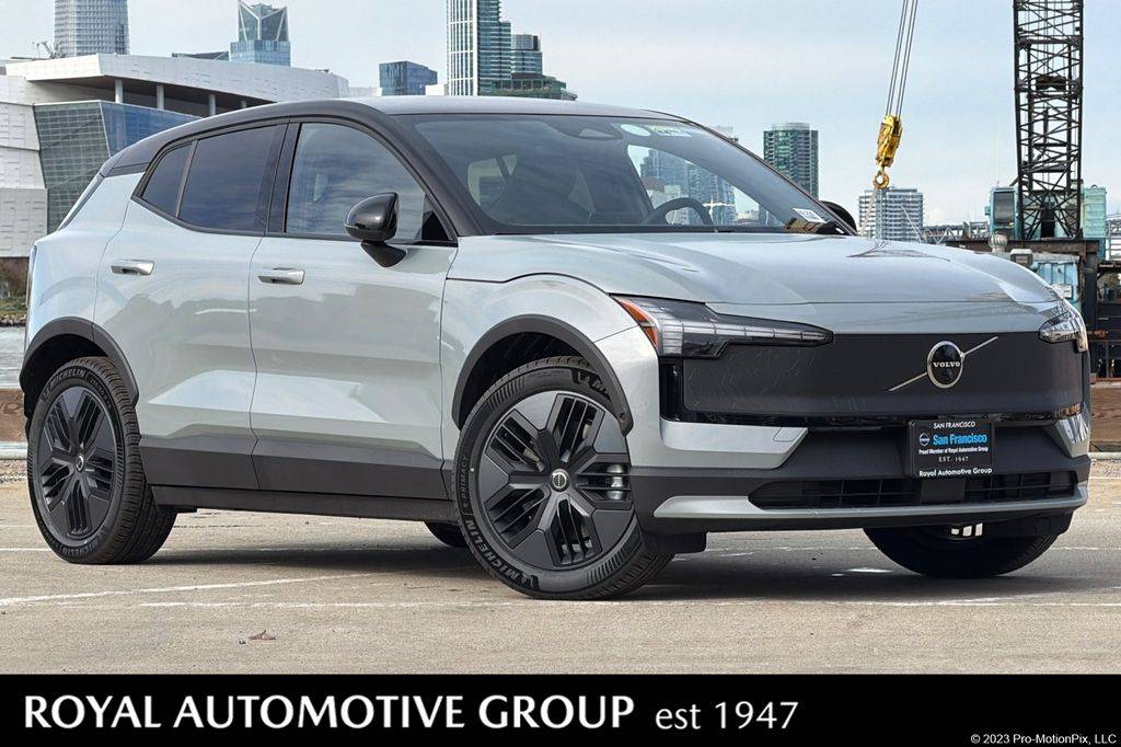 2026 Volvo EX30 Cross Country Twin Ultra