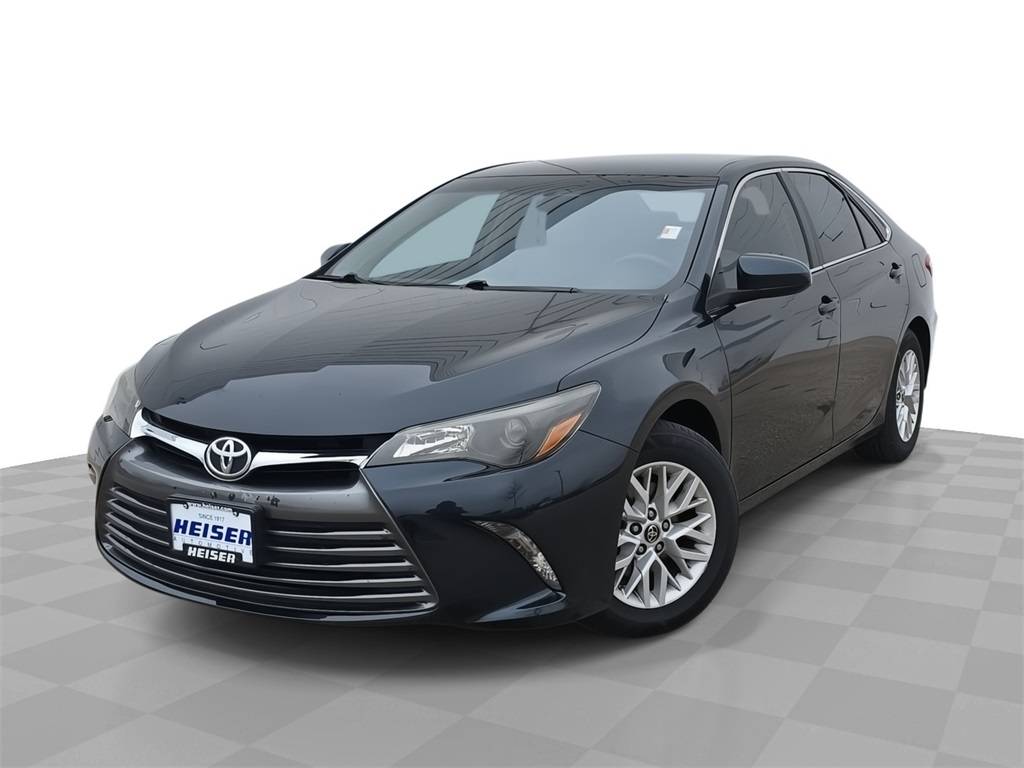 2016 Toyota Camry XLE — Sedan — 129,487 mi — West Allis, WI